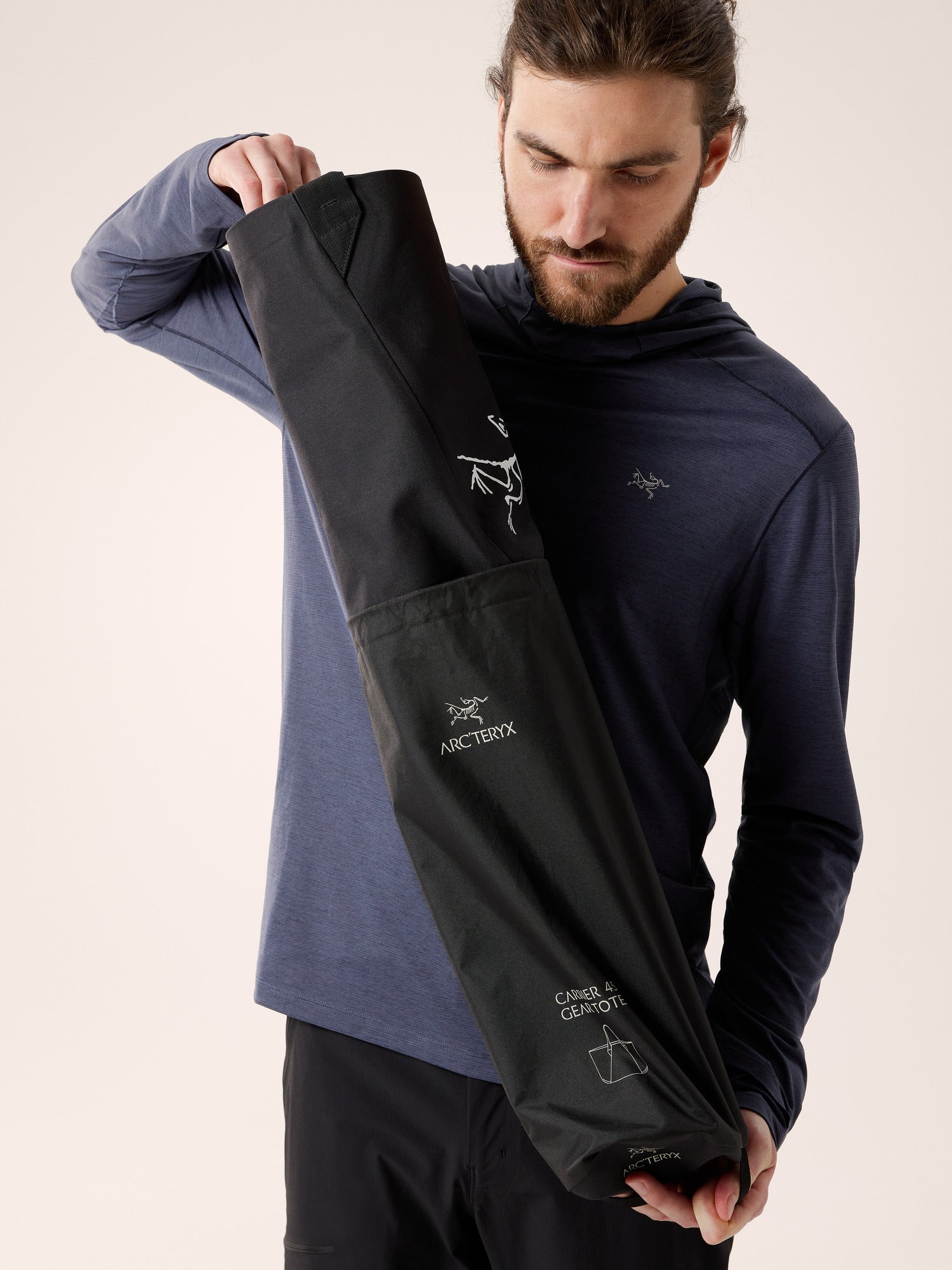 Carrier 45 Gear Tote背包