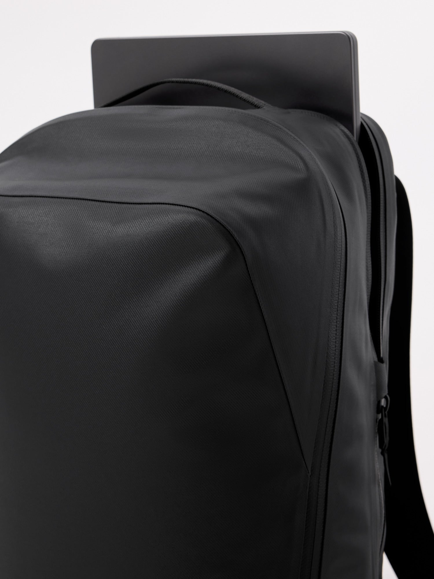 Anodic Backpack 後背包