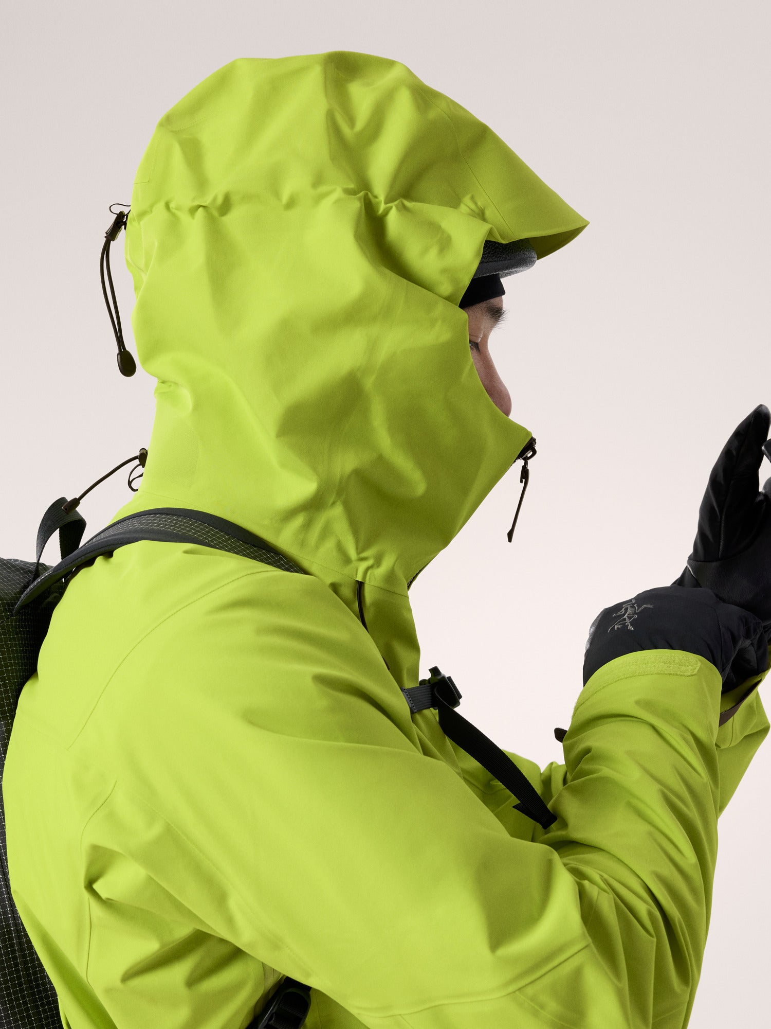 Alpha SV Jacket 防水硬殼外套 男款