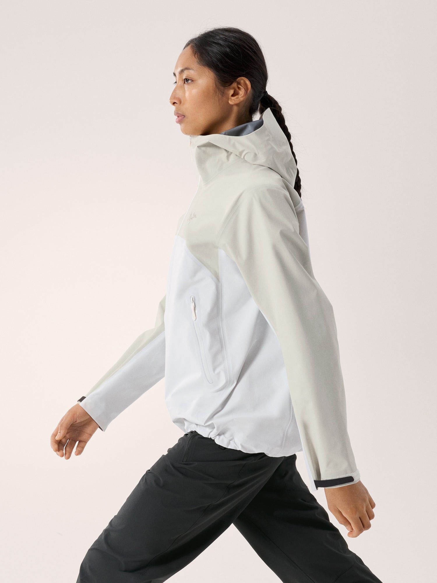 Beta Jacket 防水硬殼外套 女款