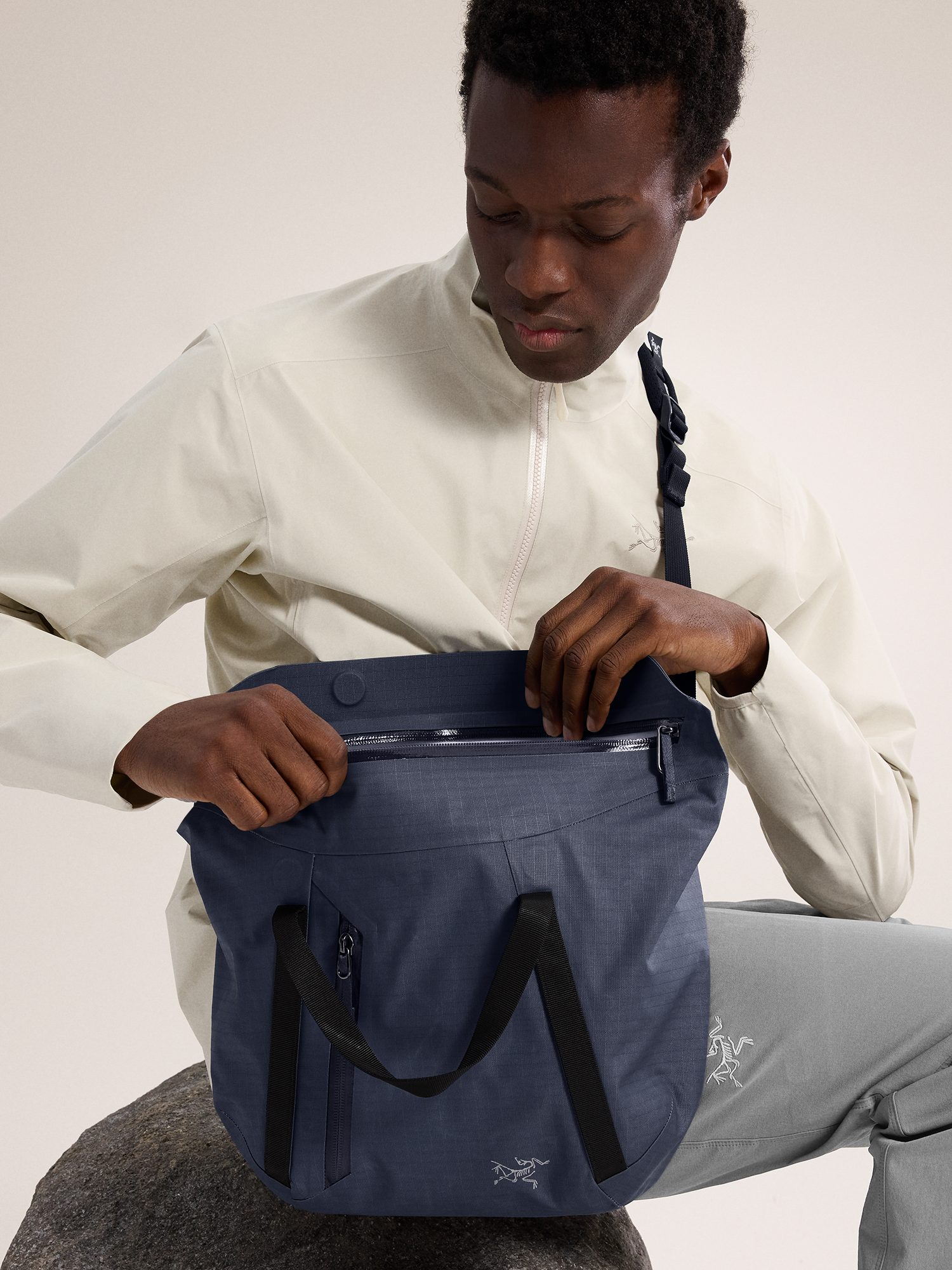 Granville Shoulder Bag 背包