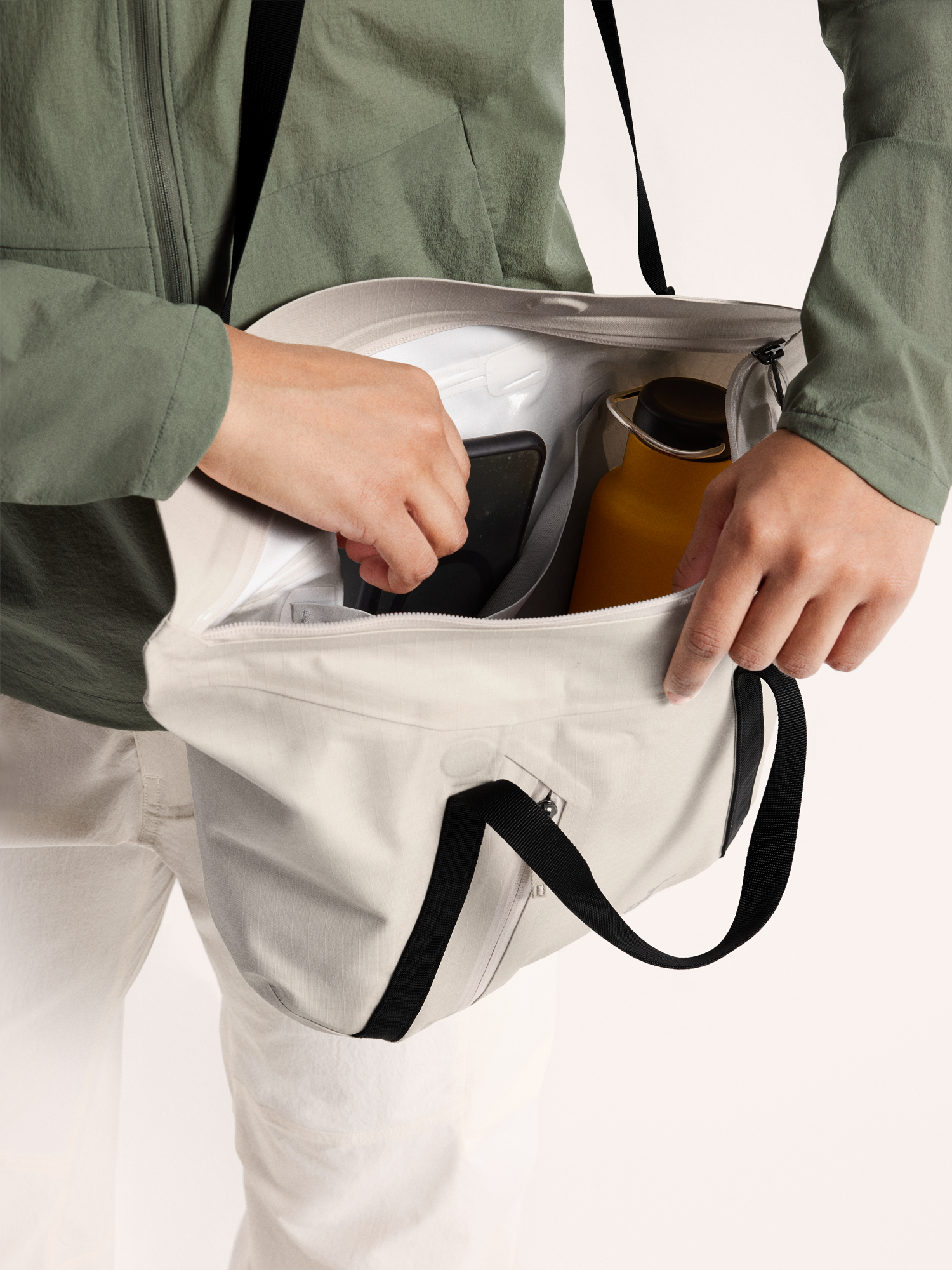 Granville Shoulder Bag 背包