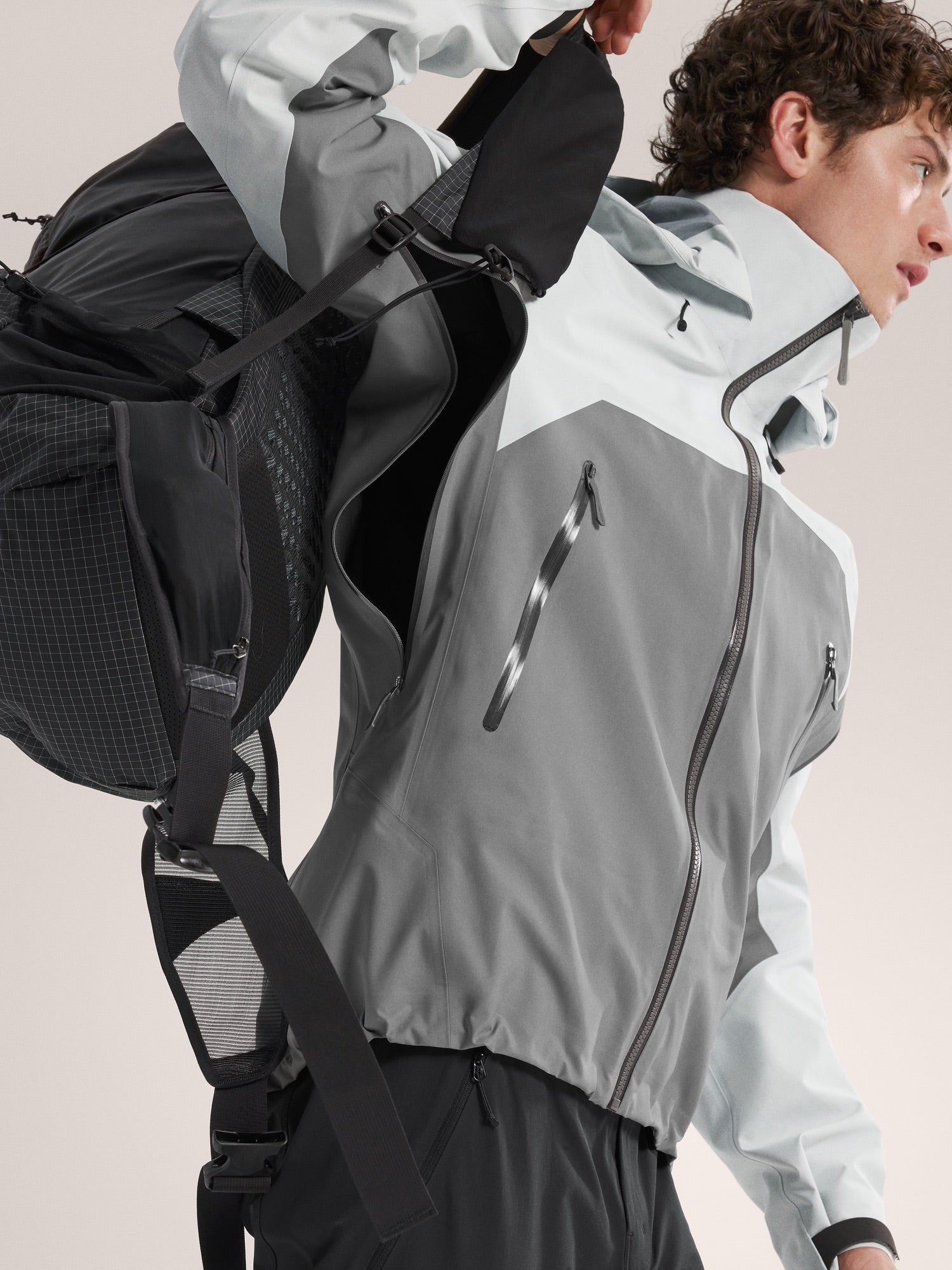 Beta AR Jacket 防水硬殼外套 男款
