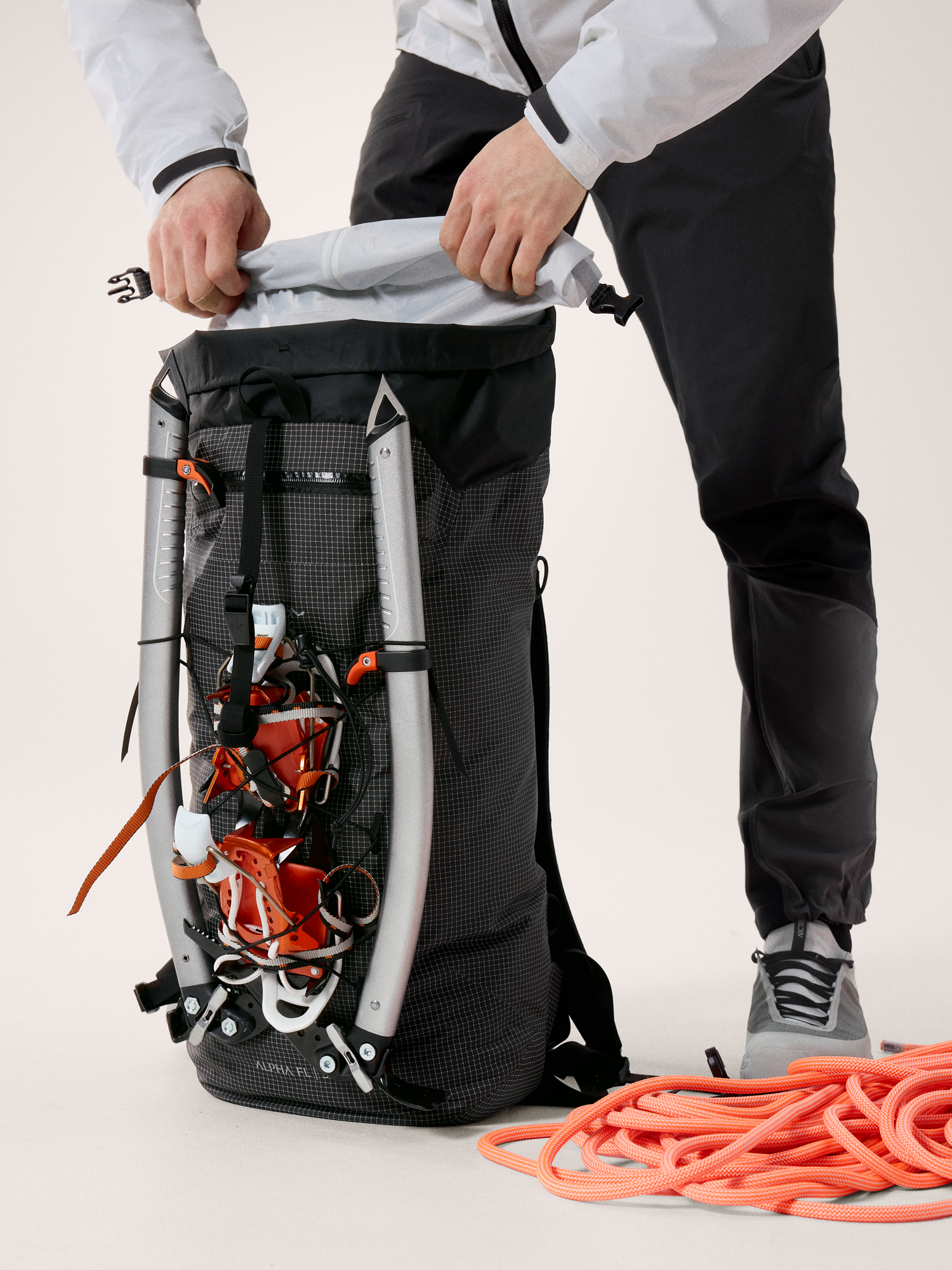 Alpha FL 30 Backpack 登山包