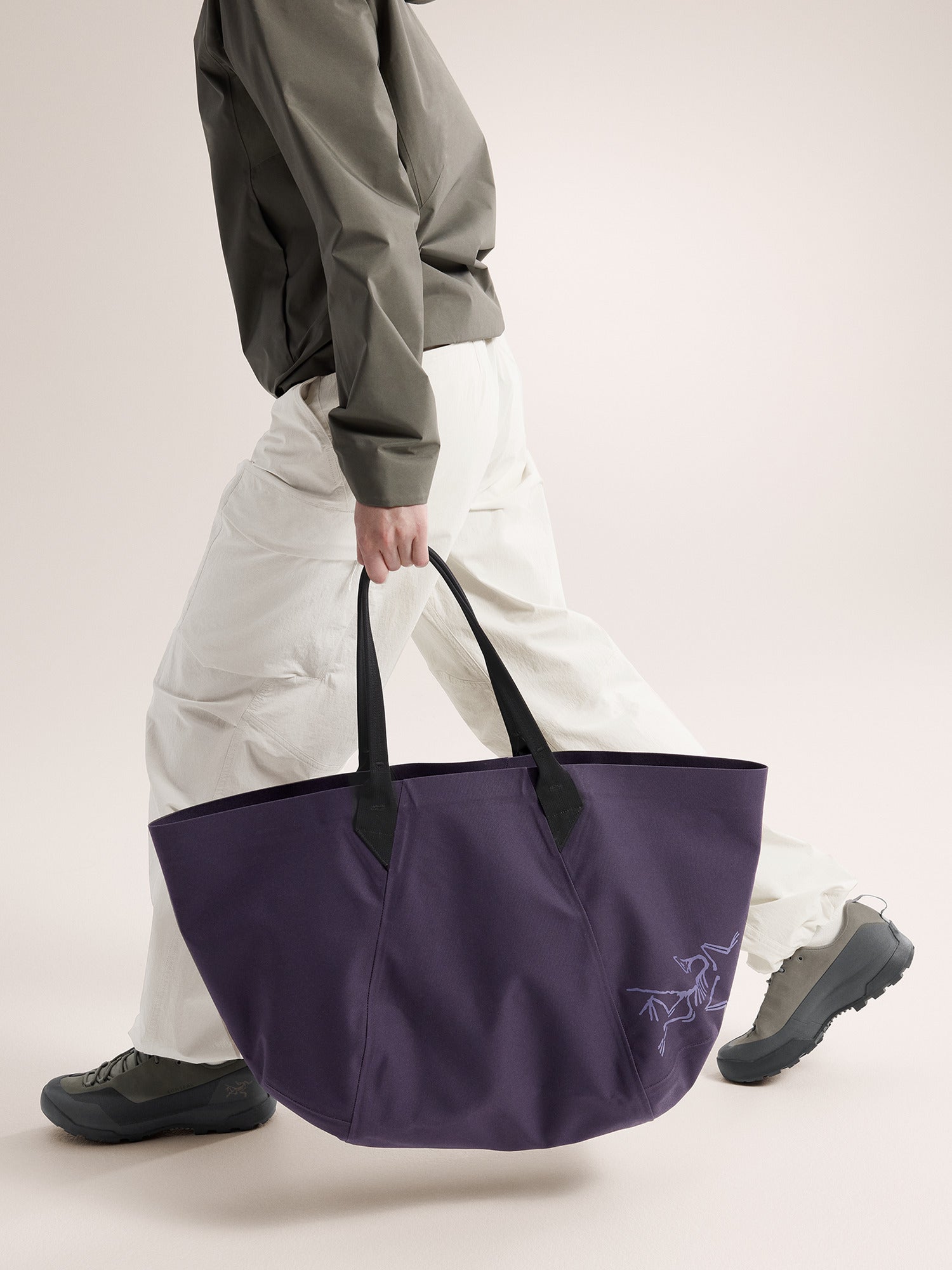 Carrier 45 Gear Tote背包