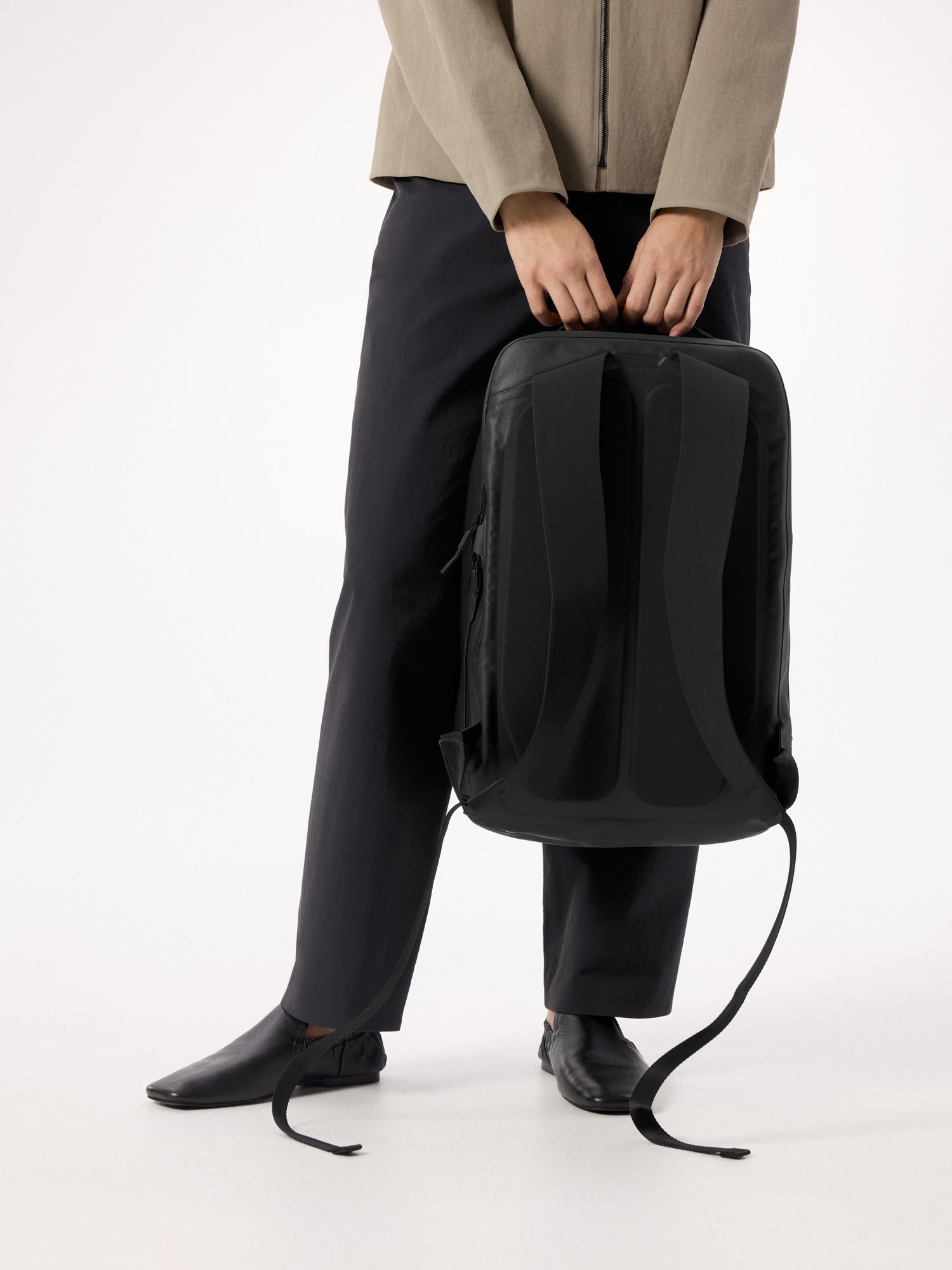 Veilance Anodic Backpack 後背包