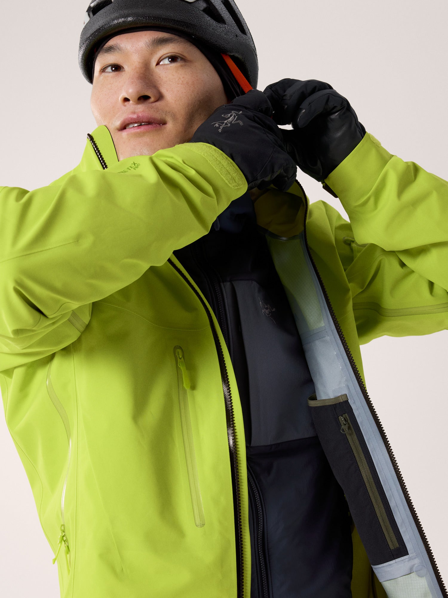 Alpha SV Jacket 防水硬殼外套 男款
