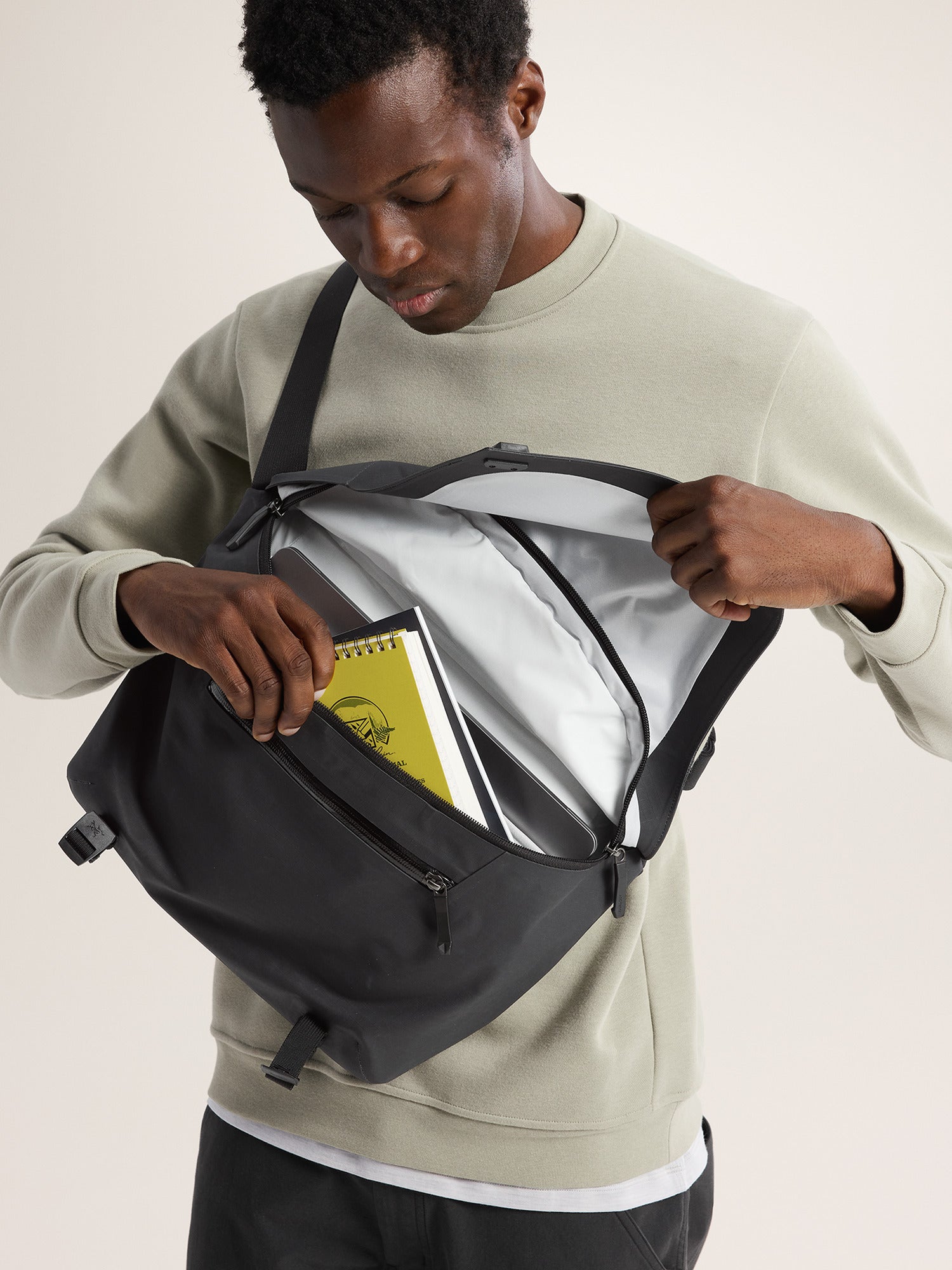 Granville 10 Courier Bag 背包