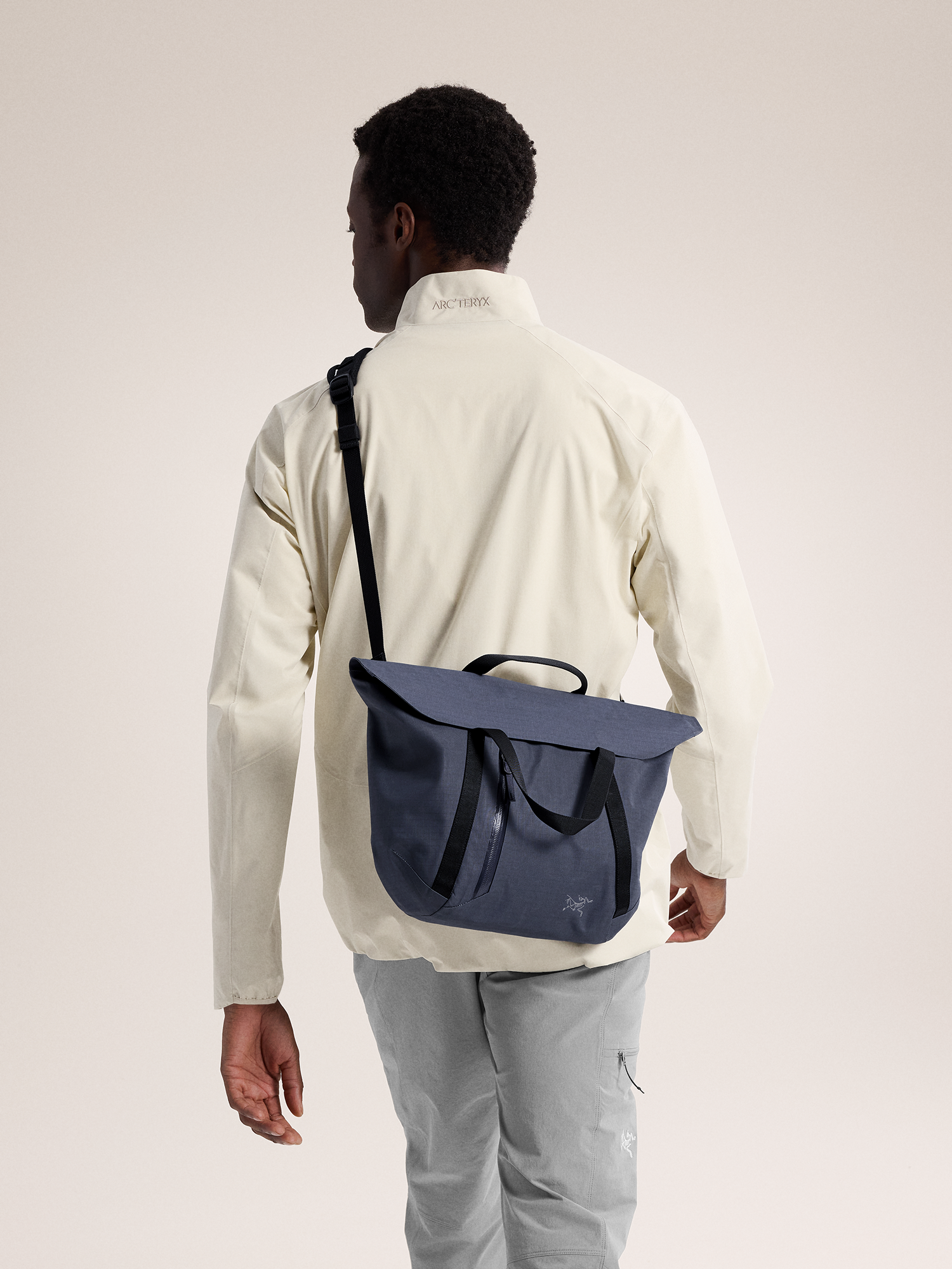 Granville Shoulder Bag 背包