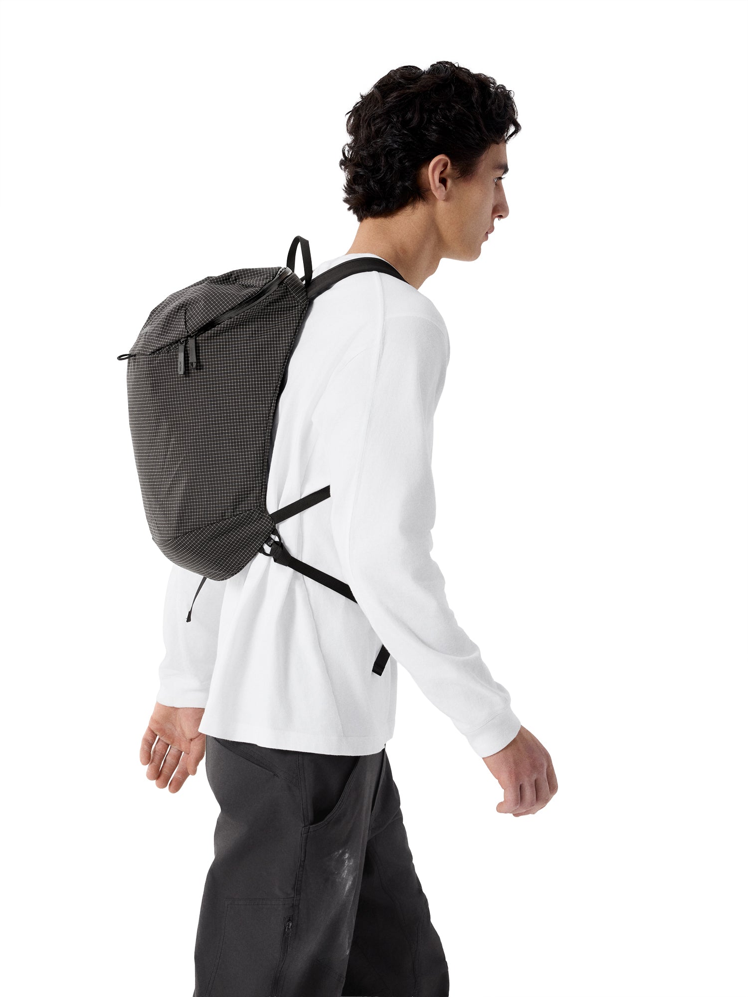 Konseal 15 Backpack 登山包