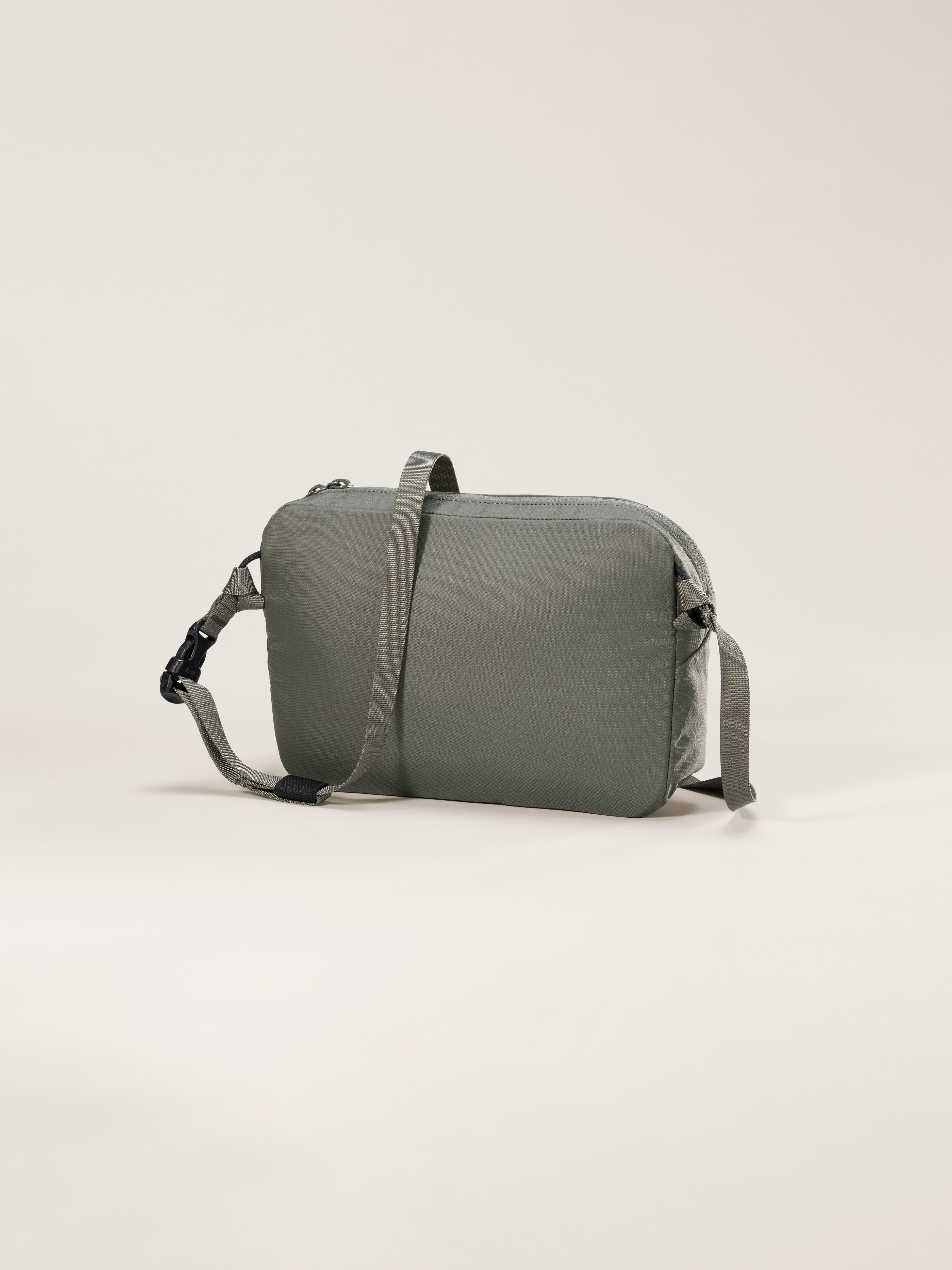 Heliad Crossbody 背包