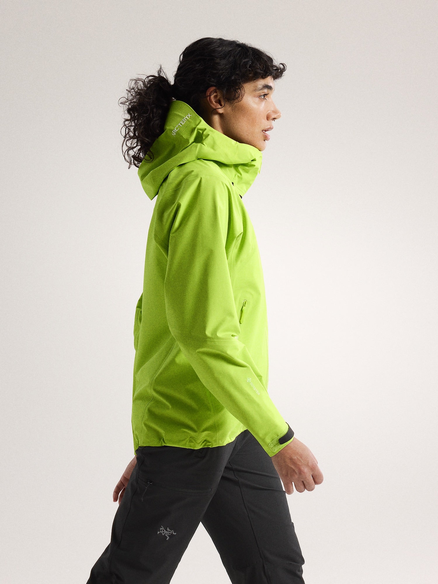 Beta SL Jacket 防水硬殼外套 女款